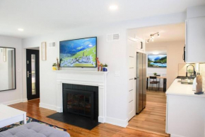Peaceful home, walking distance to AHts downtown